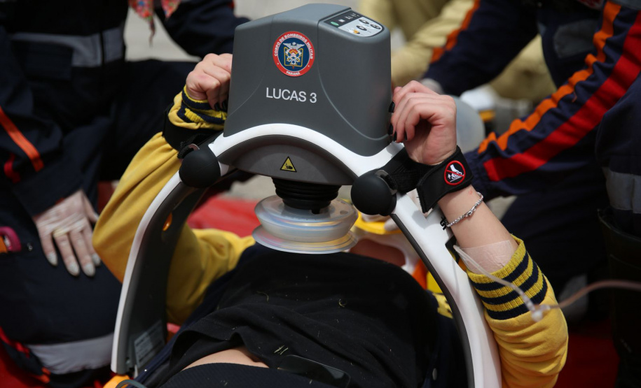 Helicóptero Arcanjo 01 eleva padrão de resgates no Litoral durante o Verão Maior Paraná