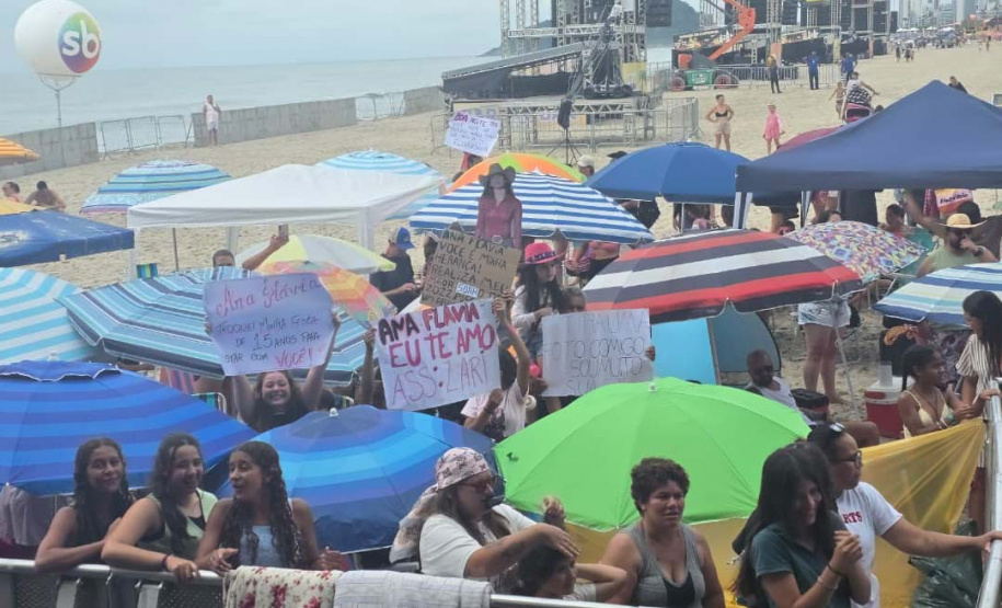 Público madruga e garante lugar para show de Ana Castela no Litoral