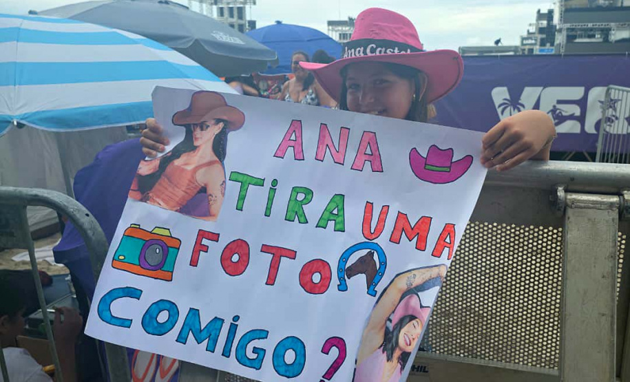 Público madruga e garante lugar para show de Ana Castela no Litoral