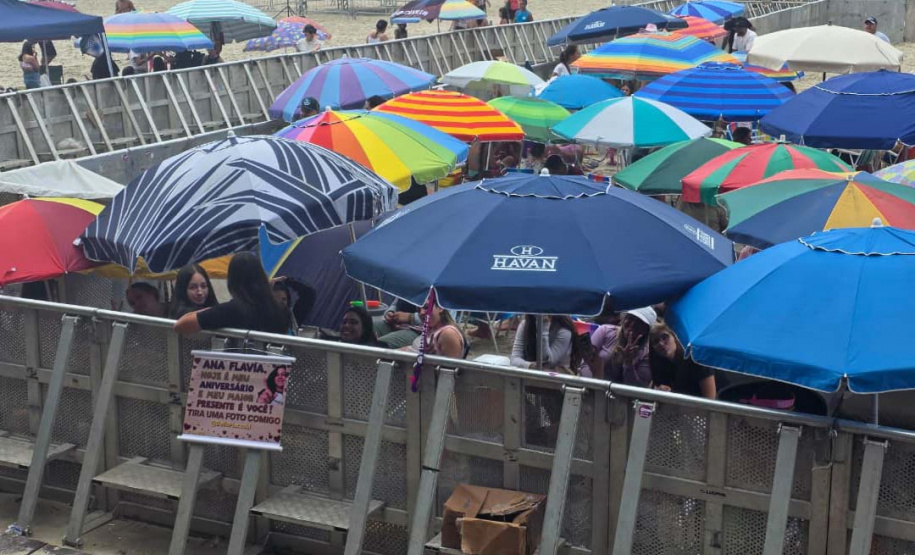 Público madruga e garante lugar para show de Ana Castela no Litoral