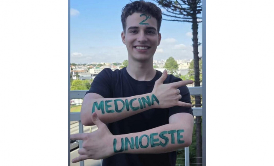 Vaga na universidade garantida: resultado do Aprova Paraná Universidades realiza sonho de estudantes paranaenses