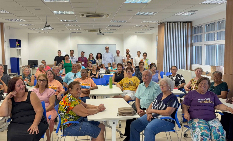 Mais de 70 idosos participam de workshops letramento em inteligência artificial