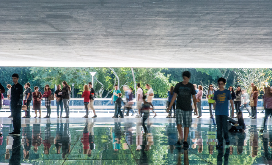 Programa “Arte para Maiores” explora a arquitetura do MON no mês de março