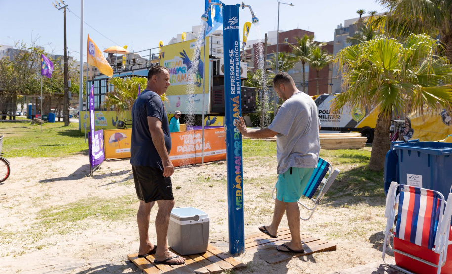 Sanepar já distribuiu 175 mil copos de água durante shows no Litoral