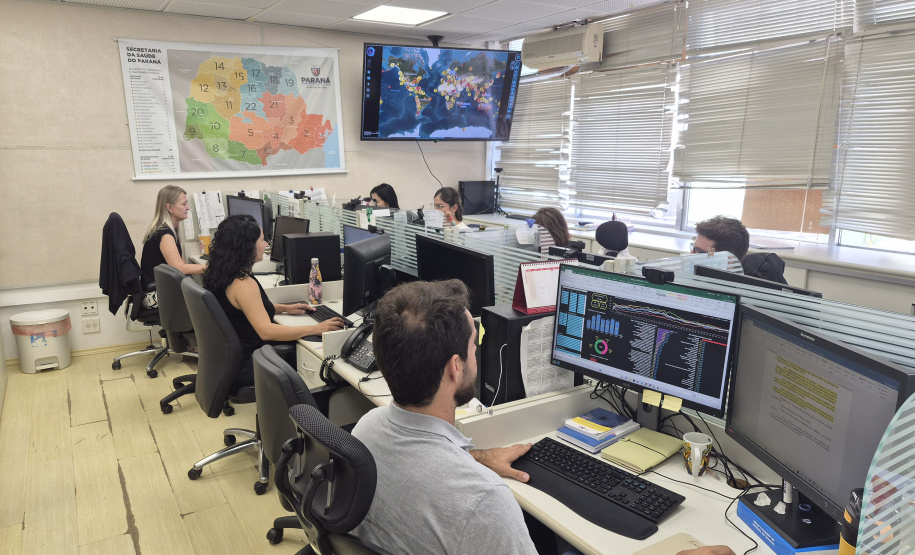 SESA - Centro de Informações Estratégicas da Sesa atua como “radar” para antecipar emergências de saúde pública no Paraná