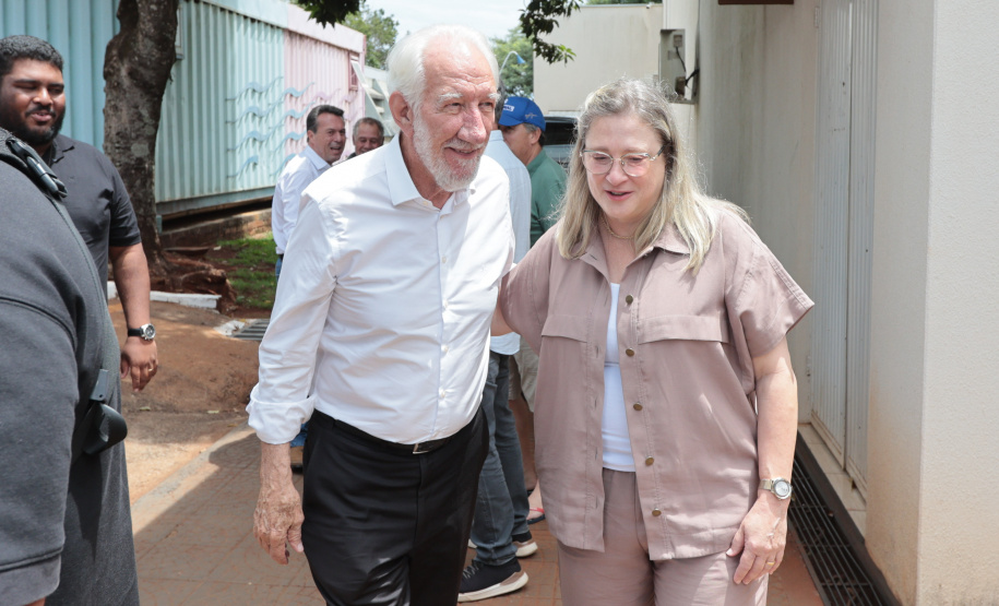 O governador em exercício Darci Piana e o secretário de Agricultura e Abastecimento, Márcio Nunes, assinam nesta sexta-feira (20) a liberação de R$ 34,8 milhões para pavimentação de duas estradas rurais de Roncador