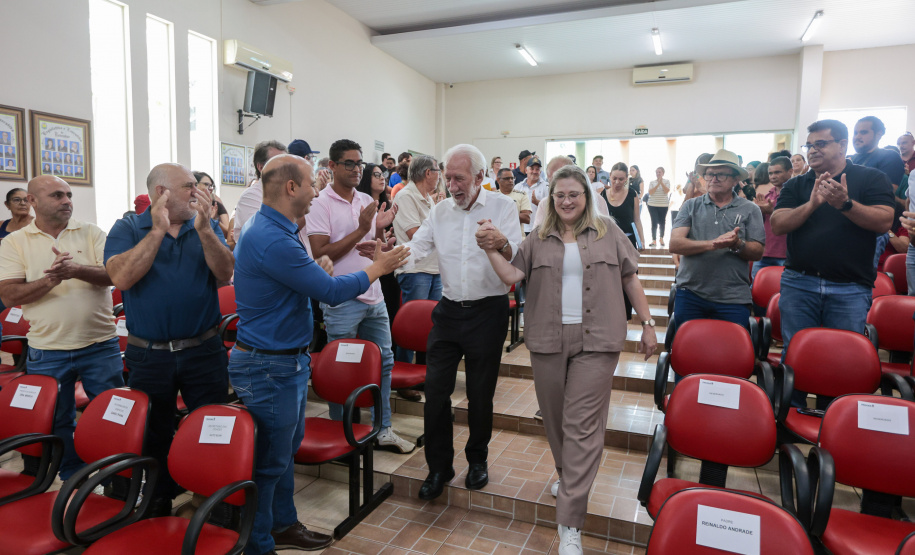 O governador em exercício Darci Piana e o secretário de Agricultura e Abastecimento, Márcio Nunes, assinam nesta sexta-feira (20) a liberação de R$ 34,8 milhões para pavimentação de duas estradas rurais de Roncador