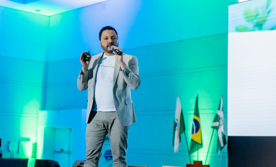 Secretaria da Educação reúne diretores da rede estadual para debater recomposição da aprendizagem e família na escola