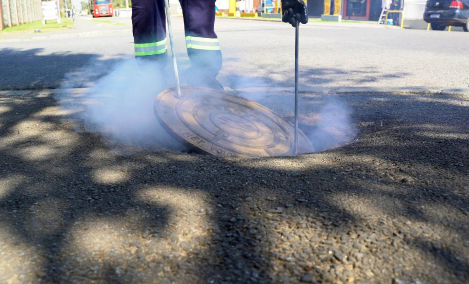 Teste usará fumaça na fiscalização de redes de esgoto em Guaratuba