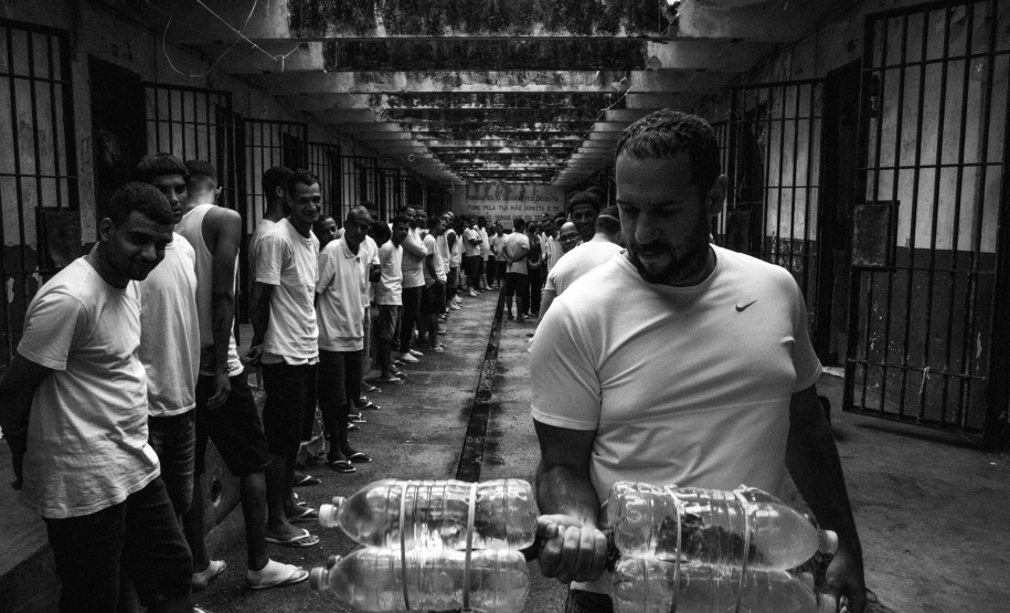 MIS-PR reabre exposição “Desse Lado do Muro” com temporada prorrogada para 2026