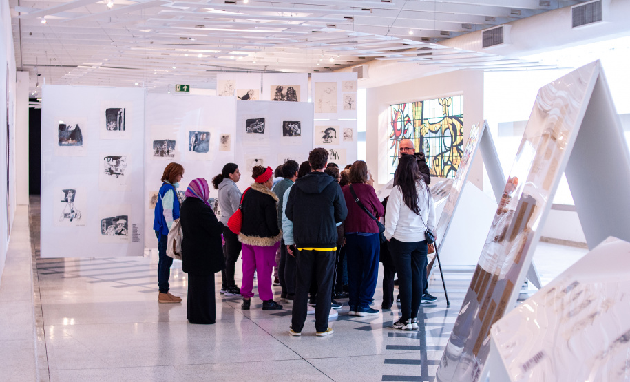 Programa “Arte para Maiores” explora a arquitetura do MON no mês de março