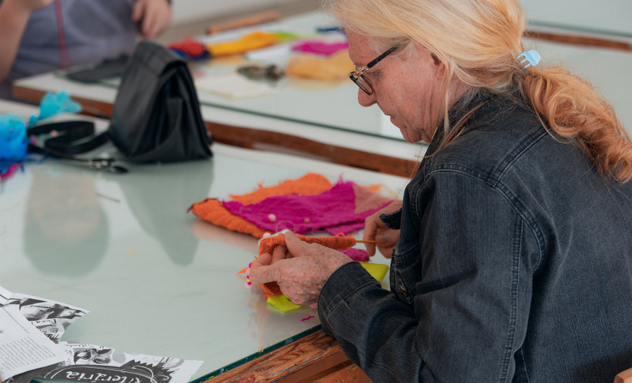 No mês das mulheres, MON promove oficina de fotografia inspirada nas obras da artista Julia Kater