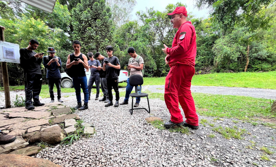 IAT - Educação Ambiental no Pico Paraná