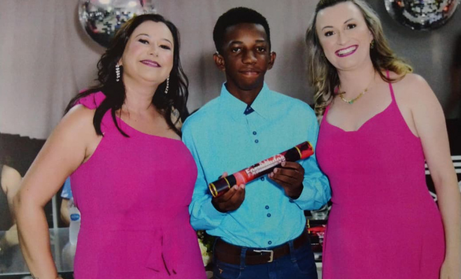 Estudante surdo da rede estadual conquista 1º lugar em Educação Física na UEM pelo Aprova Paraná