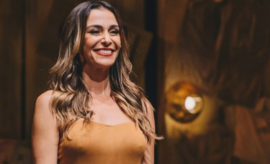 Mônica Martelli faz última apresentação de “Minha Vida em Marte” em Curitiba