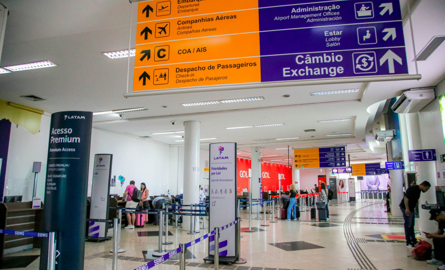 Principais aeroportos do Paraná esperam movimento de 172 mil pessoas durante Carnaval