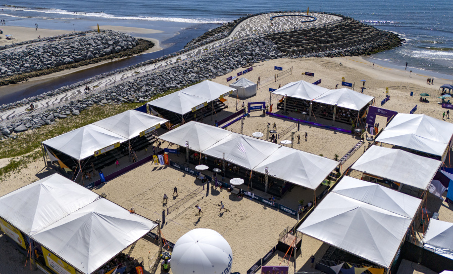Arena Portos do Paraná em Caiobá recebe um dos maiores torneios de beach tennis do mundo