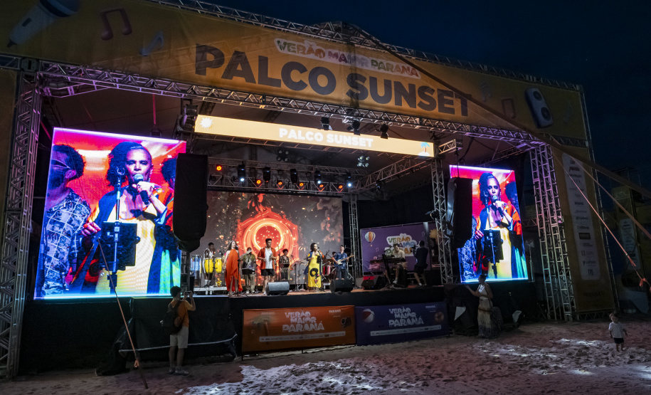 Palcos Sunset levam milhares a shows gratuitos de artistas  paranaenses