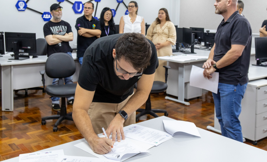 Projetek Unioeste entrega projeto arquitetônico de escola municipal para Cafelândia