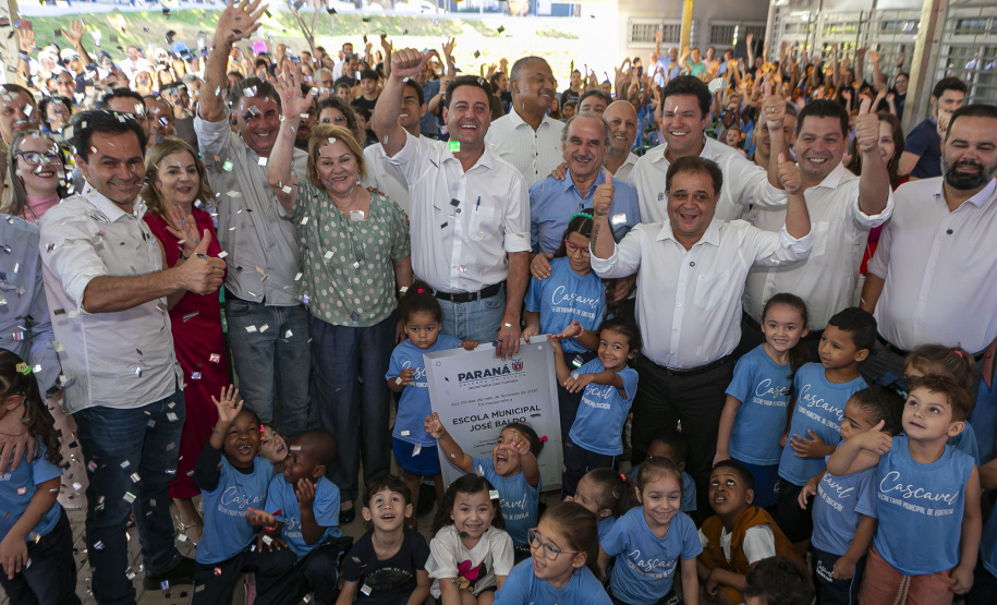 Com aporte de R$ 10 milhões do Estado, escola de Cascavel é inaugurada após reconstrução