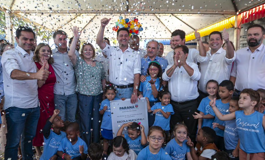 Com aporte de R$ 10 milhões do Estado, escola de Cascavel é inaugurada após reconstrução