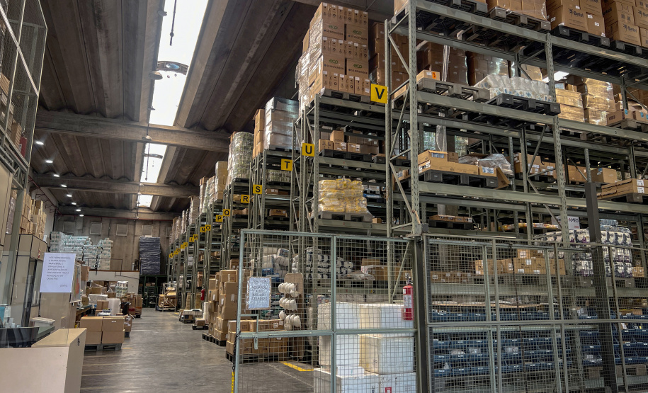 Estado já distribuiu mais de 6 milhões de insumos em 2026 para as 22 Regionais de Saúde