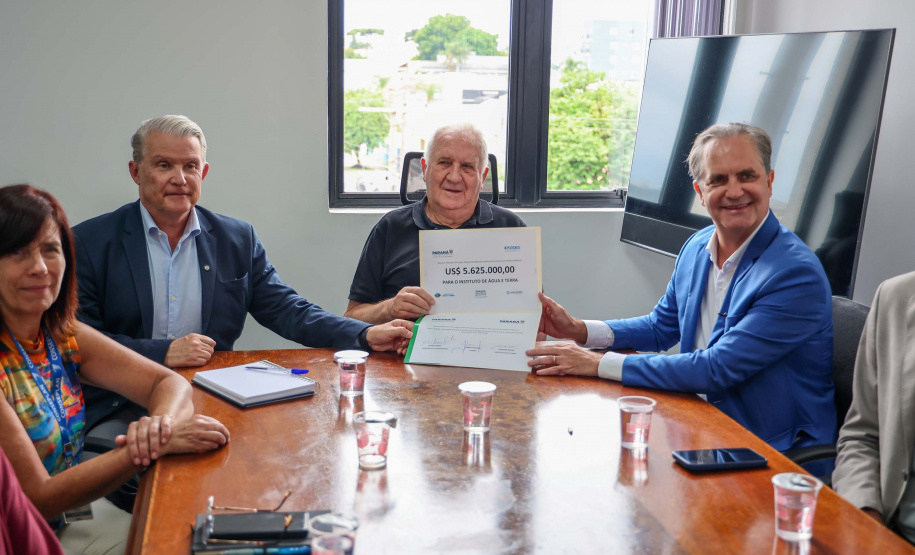 Governo do Estado recebe R$ 29,7 milhões de reais do Banco Mundial para gestão ambiental e sistemas de alerta de risco dentro do Projeto Paraná Eficiente