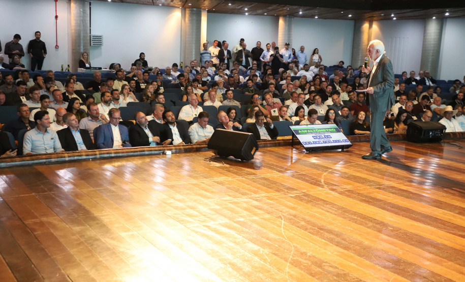 Paraná capacita mais de 800 pessoas para ampliar transparência em obras de pavimentação