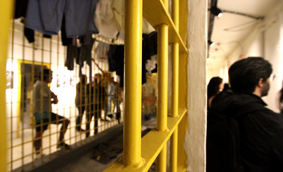 MIS-PR reabre exposição “Desse Lado do Muro” com temporada prorrogada para 2026