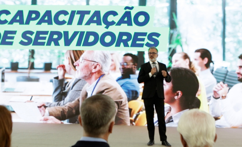 Estado vai capacitar dois mil servidores para atuarem em contratações públicas