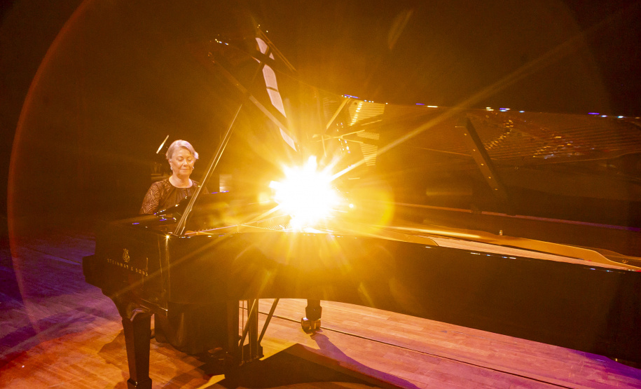 Novo piano marca aporte histórico no Teatro Guaíra e inaugura temporada da OSP