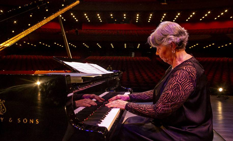 Novo piano marca aporte histórico no Teatro Guaíra e inaugura temporada da OSP
