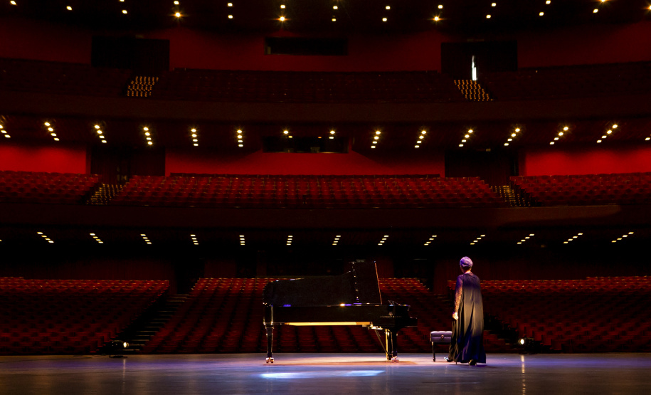 Novo piano marca aporte histórico no Teatro Guaíra e inaugura temporada da OSP