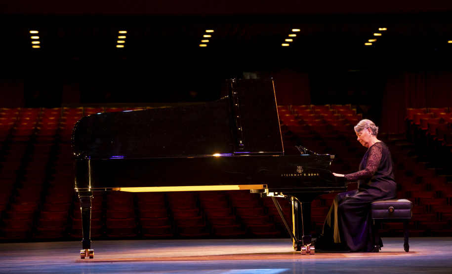 Novo piano marca aporte histórico no Teatro Guaíra e inaugura temporada da OSP