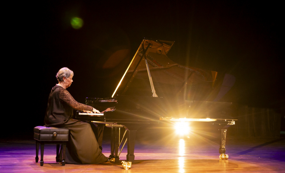 Novo piano marca aporte histórico no Teatro Guaíra e inaugura temporada da OSP