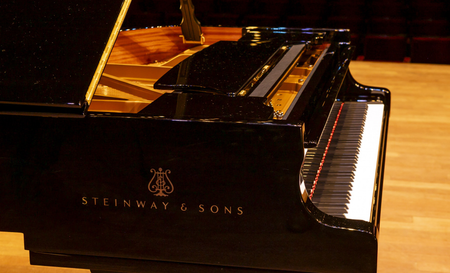 Novo piano marca aporte histórico no Teatro Guaíra e inaugura temporada da OSP