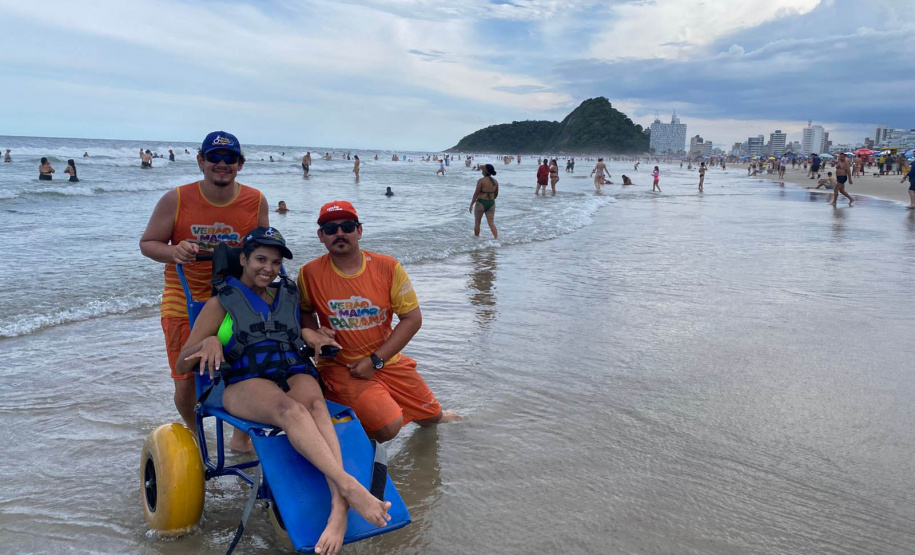 rograma que possibilita acesso ao mar reúne histórias de superação