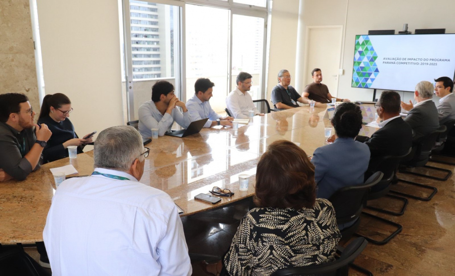 Ipardes entrega estudo à Fazenda que aponta impacto positivo no PIB com Paraná Competitivo até 2035