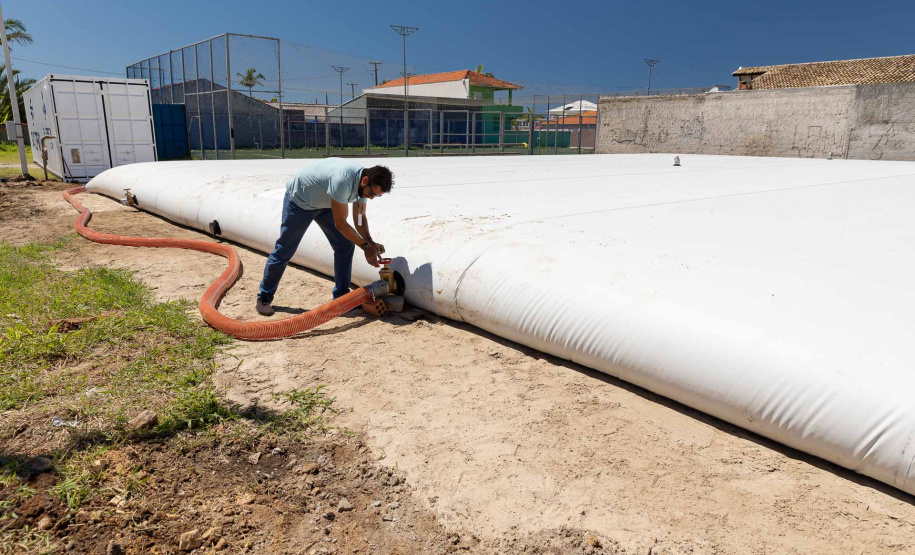 Os oito flexitanks instalados no litoral aumentaram em 4 milhões de litros a capacidade de reserva de água tratada para o Carnaval.