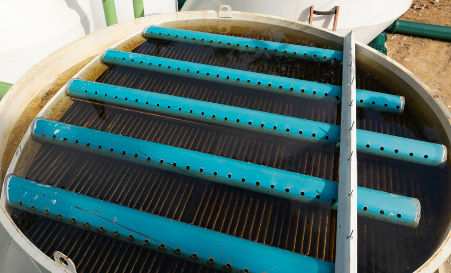 Estação de Tratamento de Água em Matinhos ganhou um novo sistema, mais resistente à turbidez da água dos rios, o que acontece com frequência em períodos de chuva.