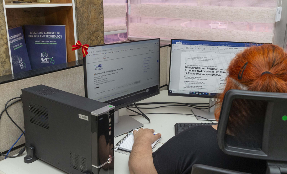 Revista científica do Tecpar tem edição comemorativa com pesquisadores do Paraná