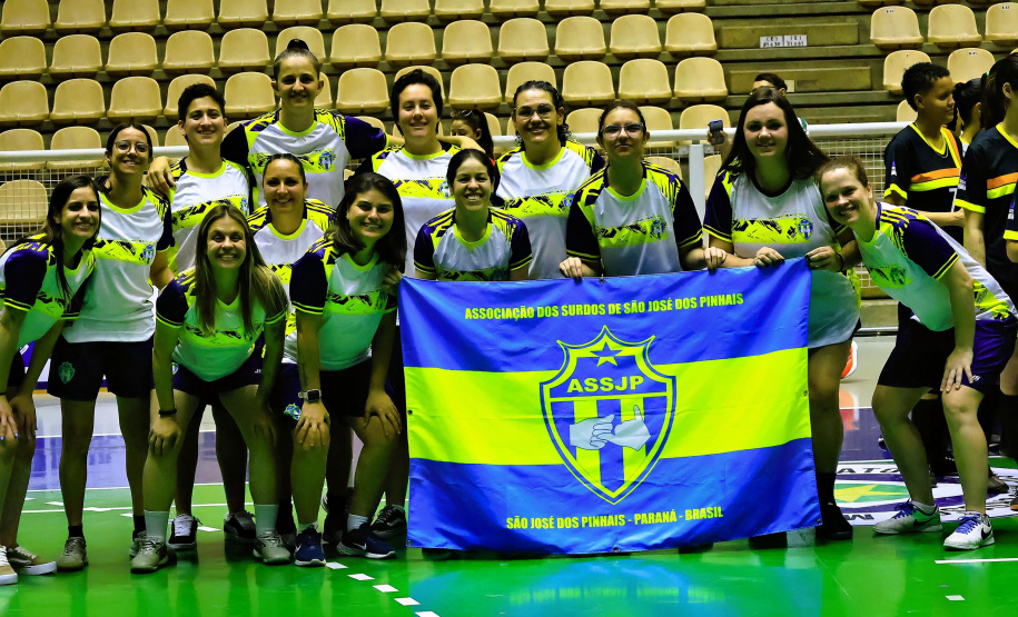 SANEPAR - Time paranaense de futsal para surdas patrocinado pela Sanepar busca título em Mundial de Clubes na Argentina