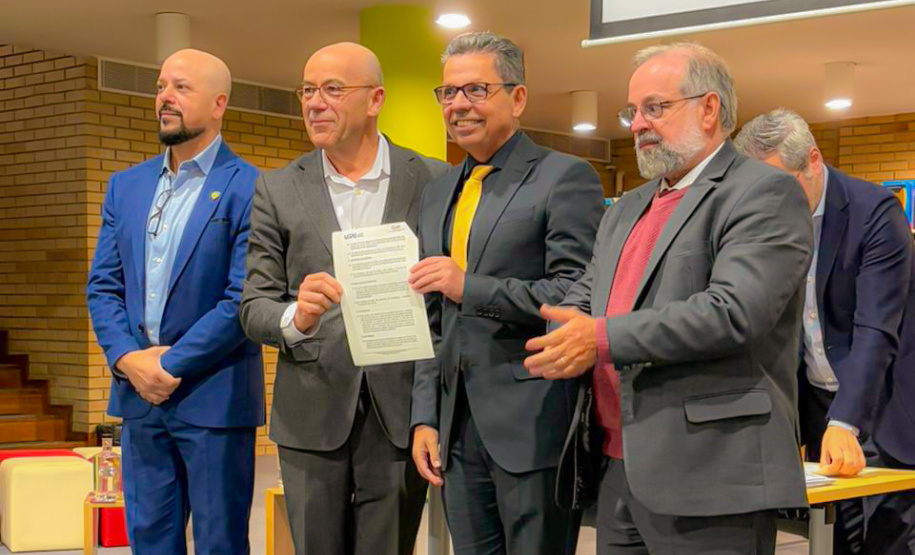 Universidades Estaduais do Paraná firmam acordos de dupla diplomação  em Portugal