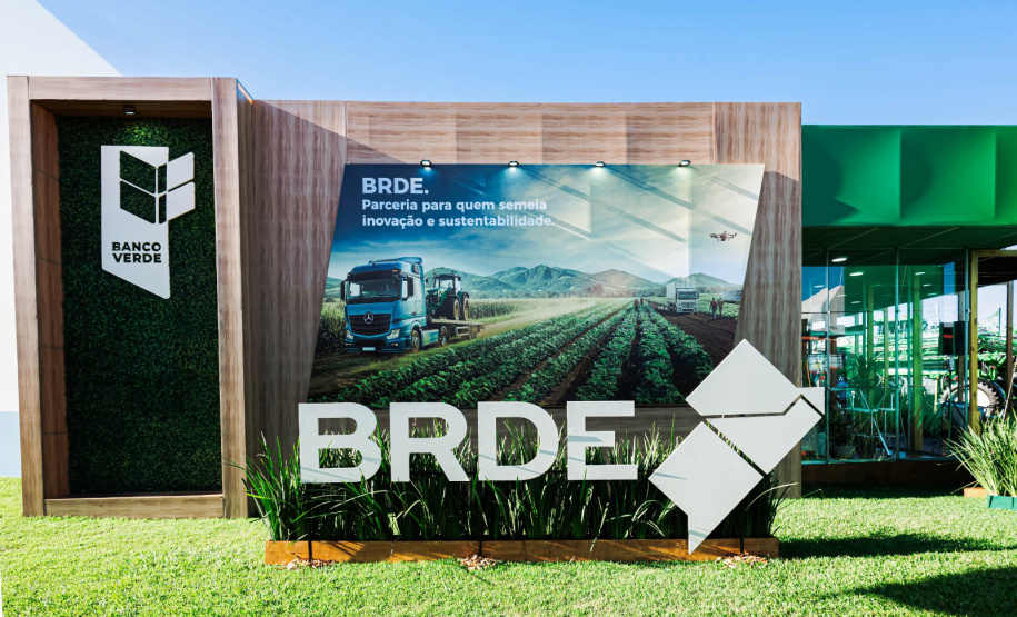 BRDE assina convênio para apoiar empresas do Oeste do Paraná no Show Rural