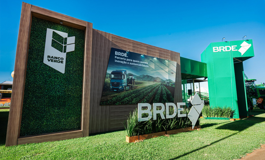 BRDE assina convênio para apoiar empresas do Oeste do Paraná no Show Rural
