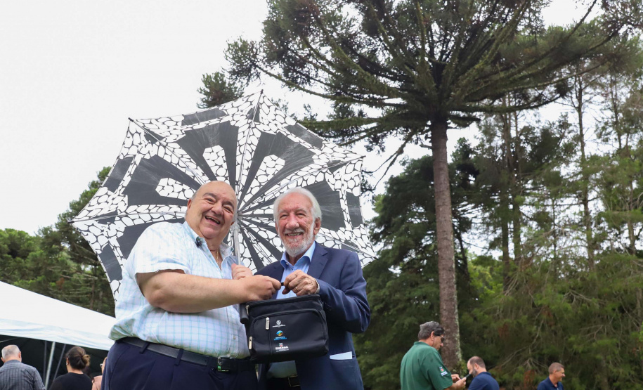 Governo entrega equipamentos e carros para reforçar cuidados com Unidades de Conservação