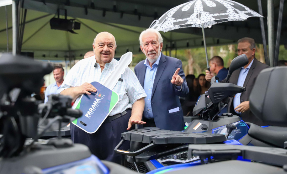 Governo entrega equipamentos e carros para reforçar cuidados com Unidades de Conservação