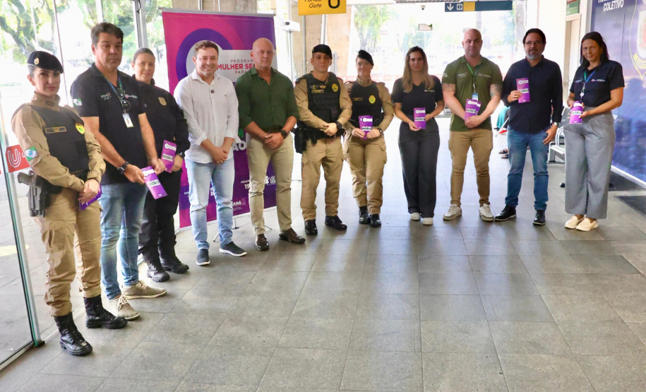 Programa Mulher Segura realiza ação na rodoferroviária de Curitiba