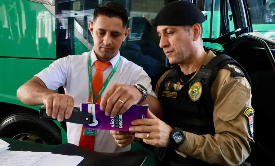 Programa Mulher Segura realiza ação na rodoferroviária de Curitiba