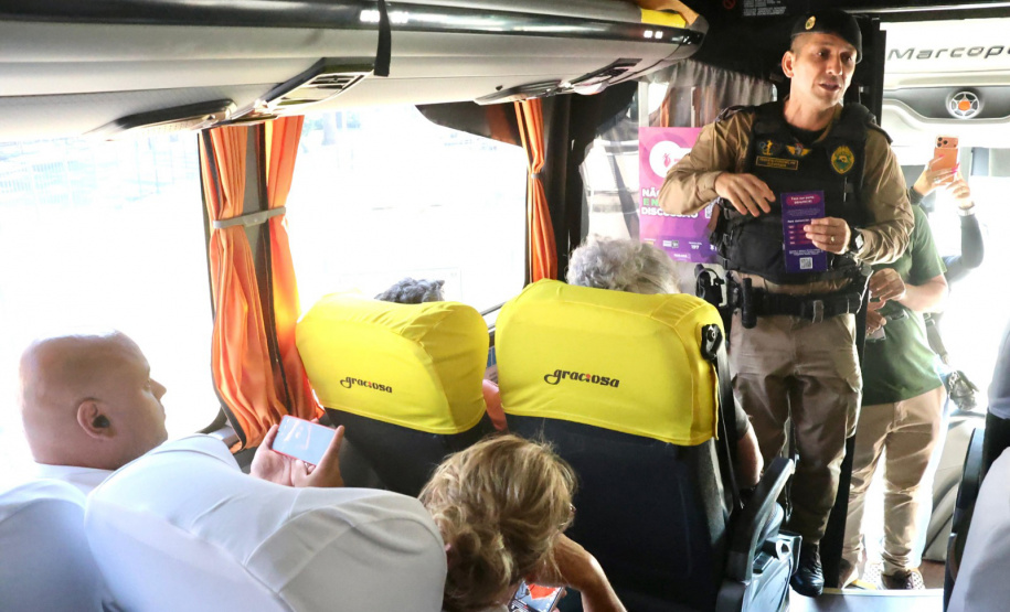 Programa Mulher Segura realiza ação na rodoferroviária de Curitiba